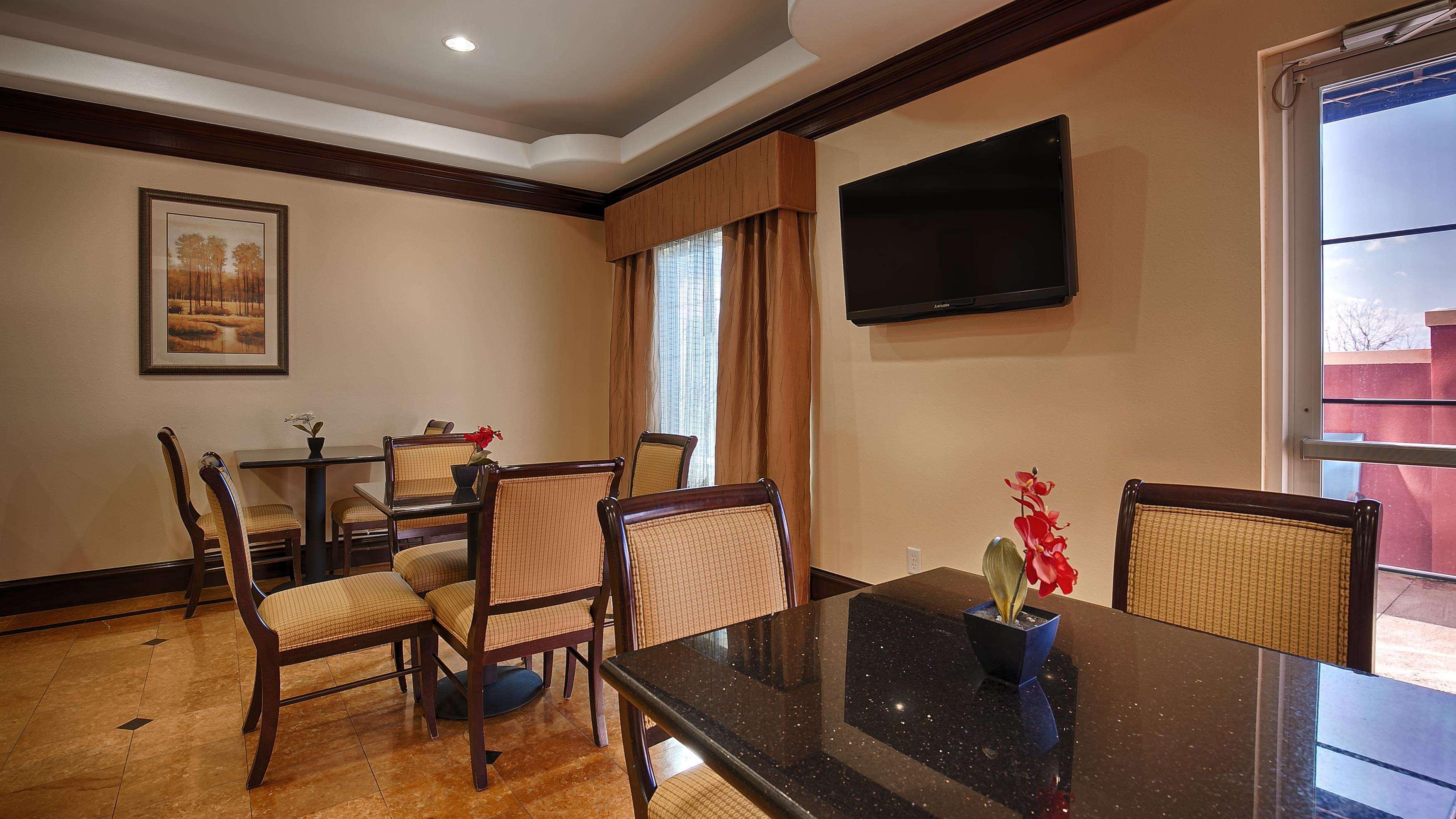 Best Western Plus Manvel Exterior photo